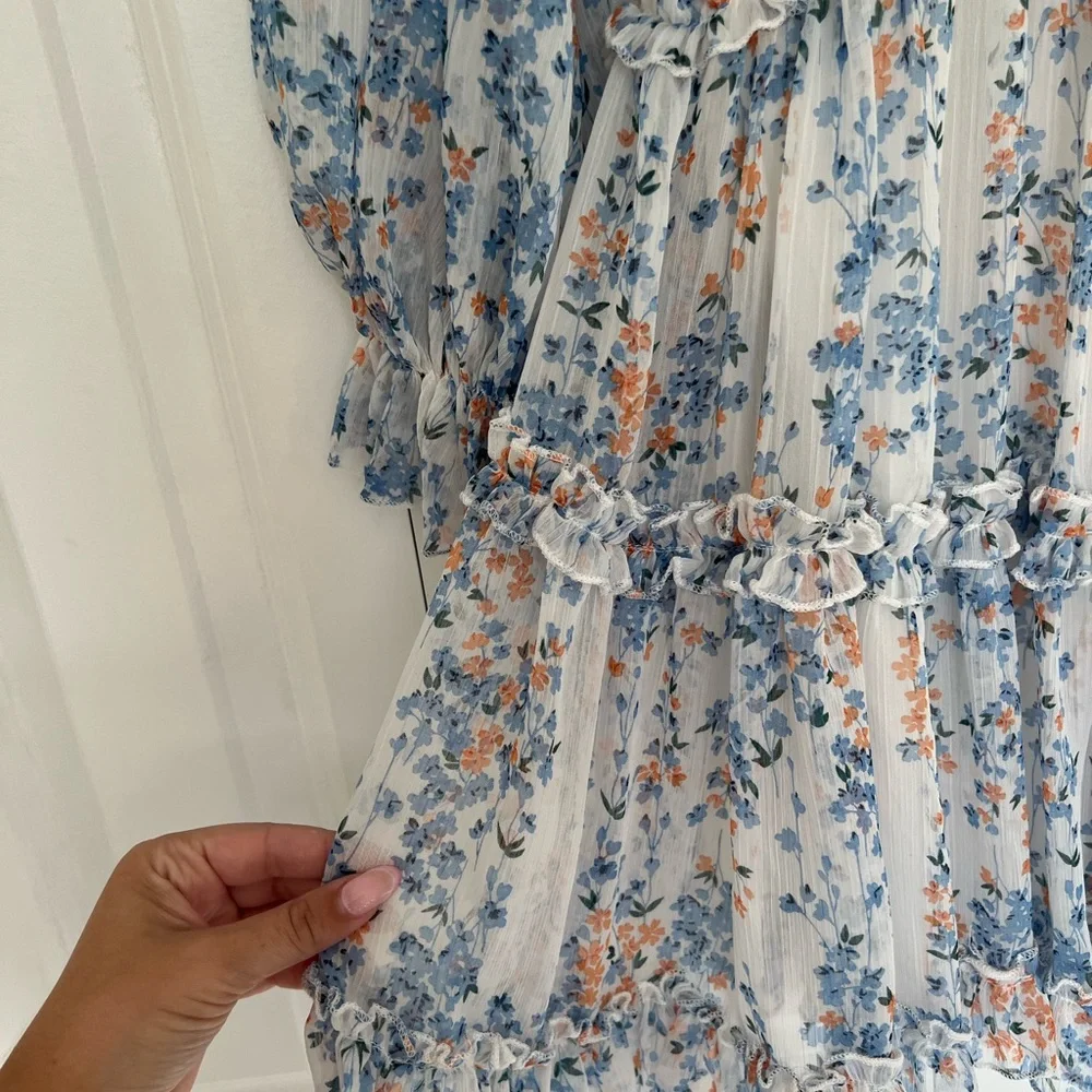 Beautiful flower dress - Picture 8 of 11